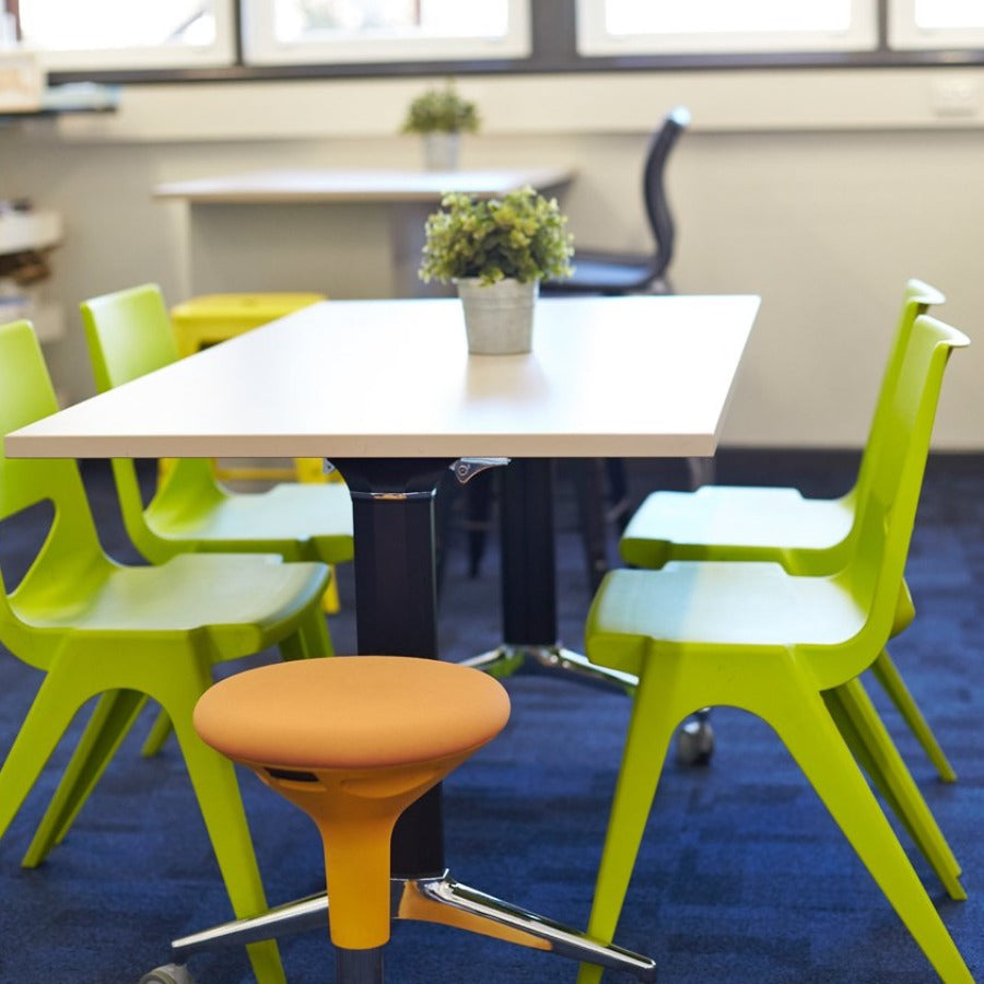 En One Chair One Piece Poly Lime Green Lifestyle Image 1