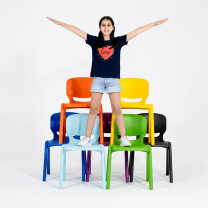Ergos One Chair One Piece Poly Lifestyle Image 1
