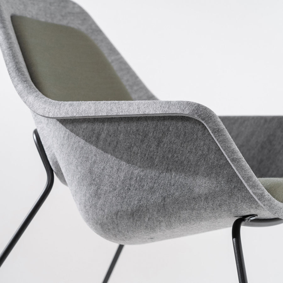Felt Relax Skid Frame Chair